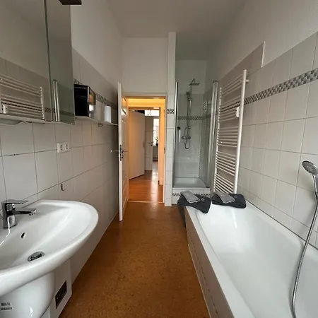 Апартаменти Familienwohnung Am Schloss Шверін