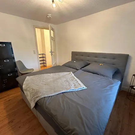 Апартаменти Familienwohnung Am Schloss *